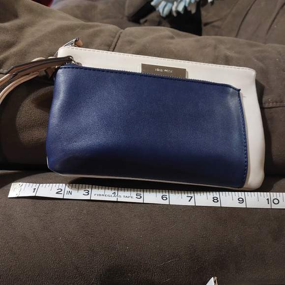 Nine West Navy & Cream Wristlet - Picture 7 of 8